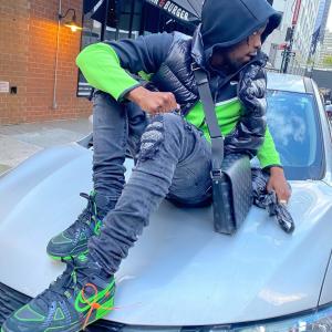 ดาวน์โหลดและฟังเพลง Difference (Explicit) พร้อมเนื้อเพลงจาก 6Roy