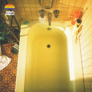 ดาวน์โหลดและฟังเพลง Go Left (Explicit) พร้อมเนื้อเพลงจาก Radiant Children