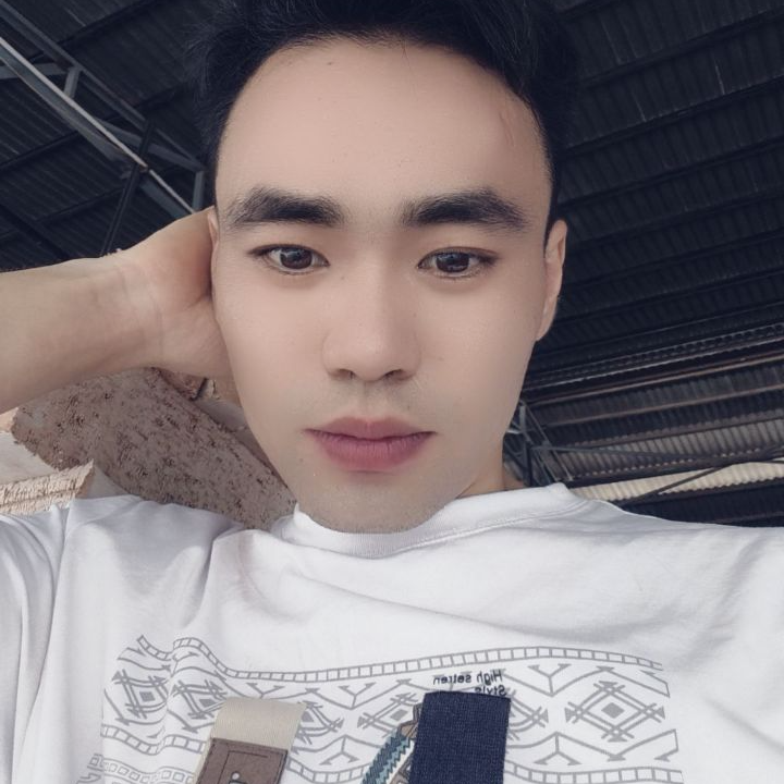 小何哥
