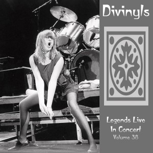 ดาวน์โหลดและฟังเพลง Love School (Live in Australia, 1998) พร้อมเนื้อเพลงจาก Divinyls