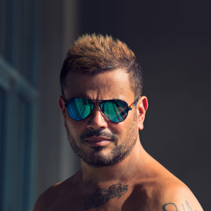 Dengarkan Kont Fe Baly lagu dari Amr Diab dengan lirik