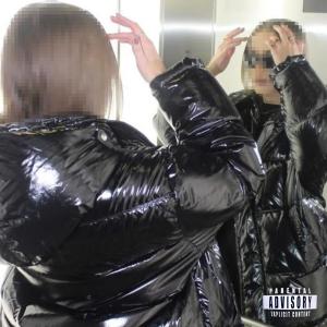 收聽5k.Moncler的WHITE TEE (Explicit)歌詞歌曲