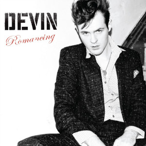 ดาวน์โหลดและฟังเพลง White Leather พร้อมเนื้อเพลงจาก Devin