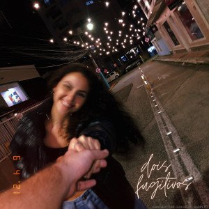 ดาวน์โหลดและฟังเพลง Dois Fugitivos พร้อมเนื้อเพลงจาก Bianca Mota