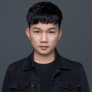 Listen to 明天的阳光-陈坚伴奏版 (伴奏) song with lyrics from 陈坚
