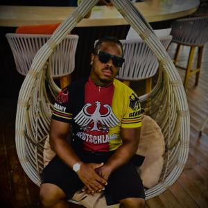 ดาวน์โหลดและฟังเพลง Noritake พร้อมเนื้อเพลงจาก Shiro Da Ghost