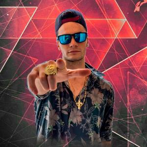 Listen to A FAMOSINHA TIROU FOTINHA MAMANDO MEU PIRU (Explicit) song with lyrics from DJ RC1