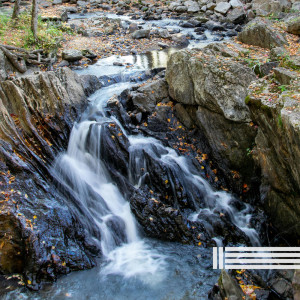 ดาวน์โหลดและฟังเพลง Peaceful Water พร้อมเนื้อเพลงจาก Sound Of Waterfall