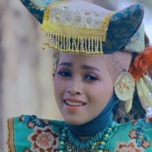收听Inna Azuri的UDA DITANGAN URANG歌词歌曲