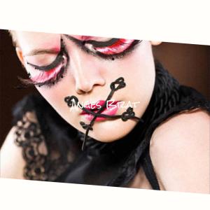 Listen to Dude Theatre song with lyrics from Eline Nuci