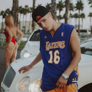 Album Молодой Миллионер (Explicit) oleh Basiaga