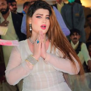 Listen to Waste Panjtan Pak Diyan song with lyrics from Sharafat Ali Khan Baloch
