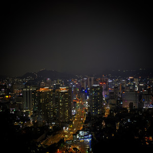 Listen to 서울 (Feat. 이범서) song with lyrics from erogoha