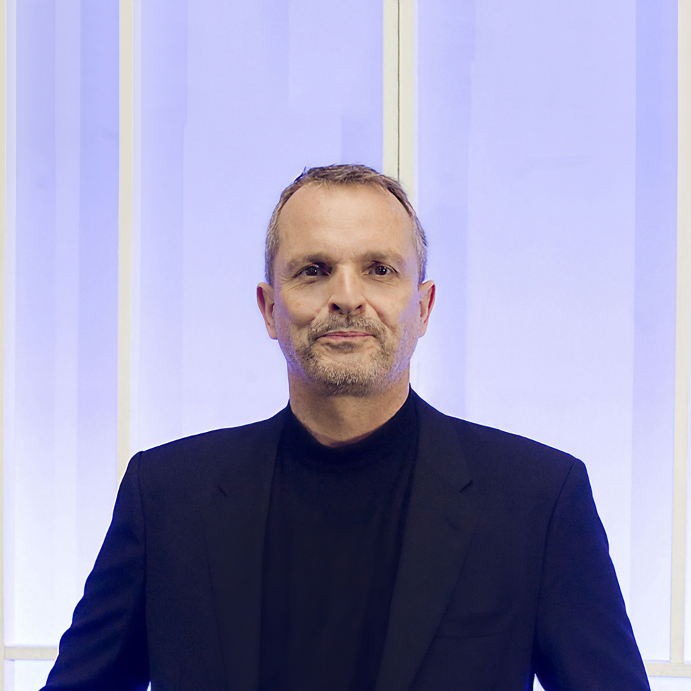 Miguel Bose