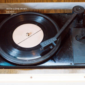 Dengarkan lagu Gentlemen Prefer Blondes nyanyian Jack Hylton dengan lirik