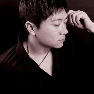 Dengarkan lagu Ji Hua Zhong You Mei You Die He Niang nyanyian 纪晓斌 dengan lirik