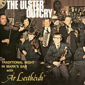 收聽Ár Leithéidí的Ar Éirinn Ní Neosfainn Cé Hí / Merrily Kiss The Quaker's Wife / Julia Clifford's Polka歌詞歌曲