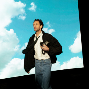 ดาวน์โหลดและฟังเพลง future พร้อมเนื้อเพลงจาก Wrabel