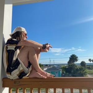 ดาวน์โหลดและฟังเพลง untitledlove (Revocalized) (Explicit) พร้อมเนื้อเพลงจาก Willio