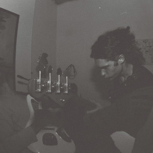 ดาวน์โหลดและฟังเพลง Mustard พร้อมเนื้อเพลงจาก Diana Radar