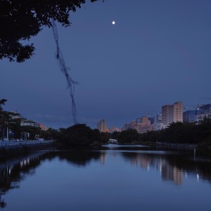 Listen to 摘月人 (cover: 玄觞) (完整版) song with lyrics from 我是一只猪儿虫