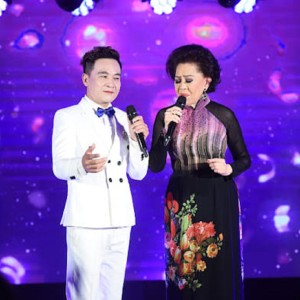 Listen to Sầu Tím Thiệp Hồng song with lyrics from Ngô Tuấn Hiệp