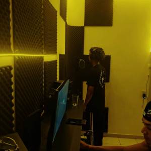 收聽MC J7的ENTÃO JOGA歌詞歌曲