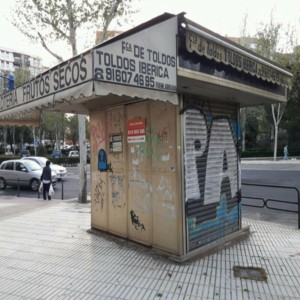 Listen to Historias de barrio (Explicit) song with lyrics from Caiser