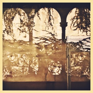 Dengarkan Our Lights lagu dari Say Twine dengan lirik