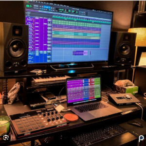 default playlist img