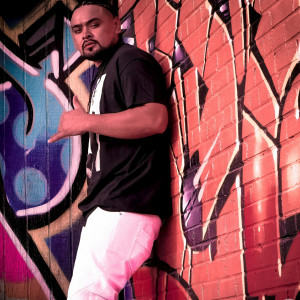 Listen to Chill n Party song with lyrics from Rob Benji