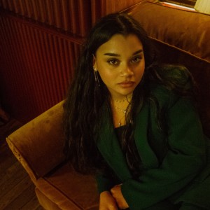 Listen to vers le large song with lyrics from Adeline Lovo