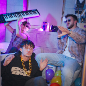 default playlist img