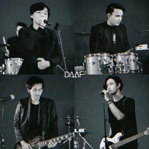 Dengarkan Menyendiri lagu dari Daaf dengan lirik