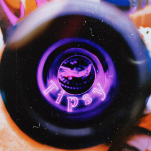 ดาวน์โหลดและฟังเพลง Tipsy (Explicit) พร้อมเนื้อเพลงจาก Navraj Morerale