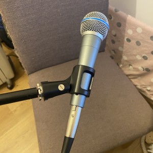 收聽Espyex的Huh歌詞歌曲