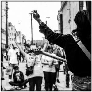 ดาวน์โหลดและฟังเพลง The Call พร้อมเนื้อเพลงจาก The Gulls