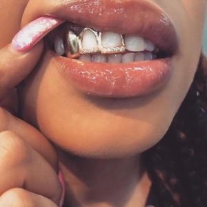 Album Ela Passa (Explicit) from Zenko