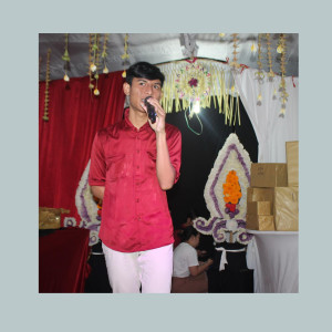 收听Yan Ferry的Kipak Kipek歌词歌曲