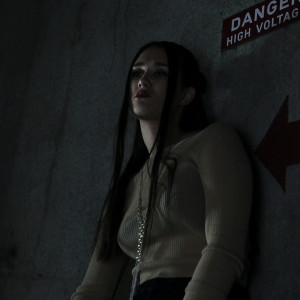 Dengarkan Sledgehammer lagu dari Miia dengan lirik