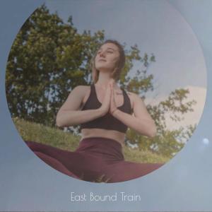 ดาวน์โหลดและฟังเพลง East Bound Train พร้อมเนื้อเพลงจาก Clint Howard