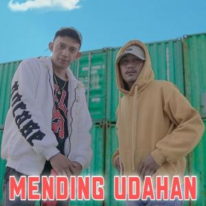 Listen to Mending Udahan song with lyrics from Farel Alfara