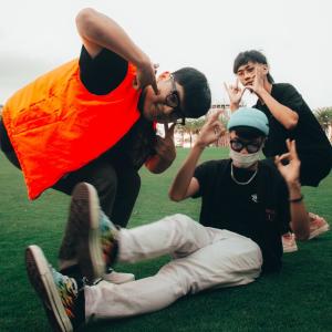 收聽Redzy的Không bao giờ cách xa (feat. Thuongg & Reyez) (Explicit)歌詞歌曲