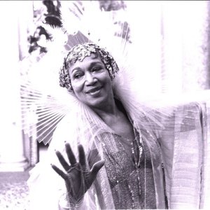 收聽Elisabeth Welch的A Nightingale Sang in Berkeley Square歌詞歌曲