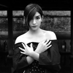 Listen to Percuma Ku di Sini song with lyrics from Egha De Latoya