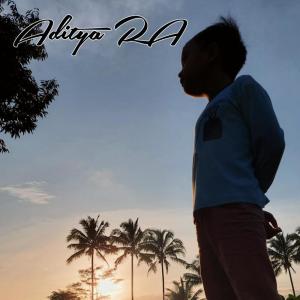 Dengarkan lagu Ketika Semua Hilang nyanyian Aditya RA dengan lirik