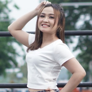 Dengarkan Rembulan Malam lagu dari Intan Chacha dengan lirik
