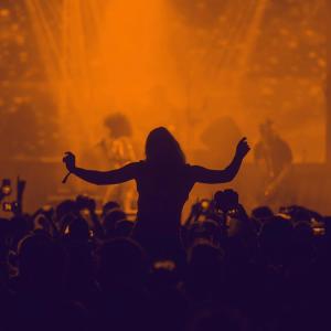 ดาวน์โหลดและฟังเพลง Kill This Party (feat. Shari) พร้อมเนื้อเพลงจาก C-tracks