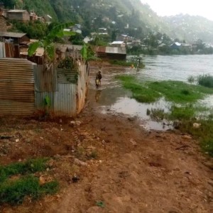 Dengarkan Éducation civique lagu dari Mumbere Capitaine dengan lirik