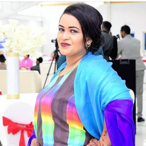 收聽Yurub Geenyo的Noloshiisa Qof Aad Dhiseyso歌詞歌曲